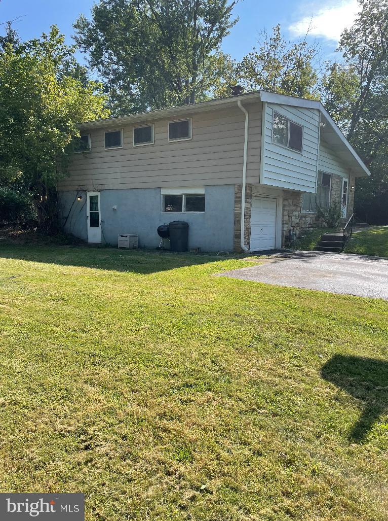1697 Daws Road Blue Bell, PA 19422 - Photo 3 of 7 Side