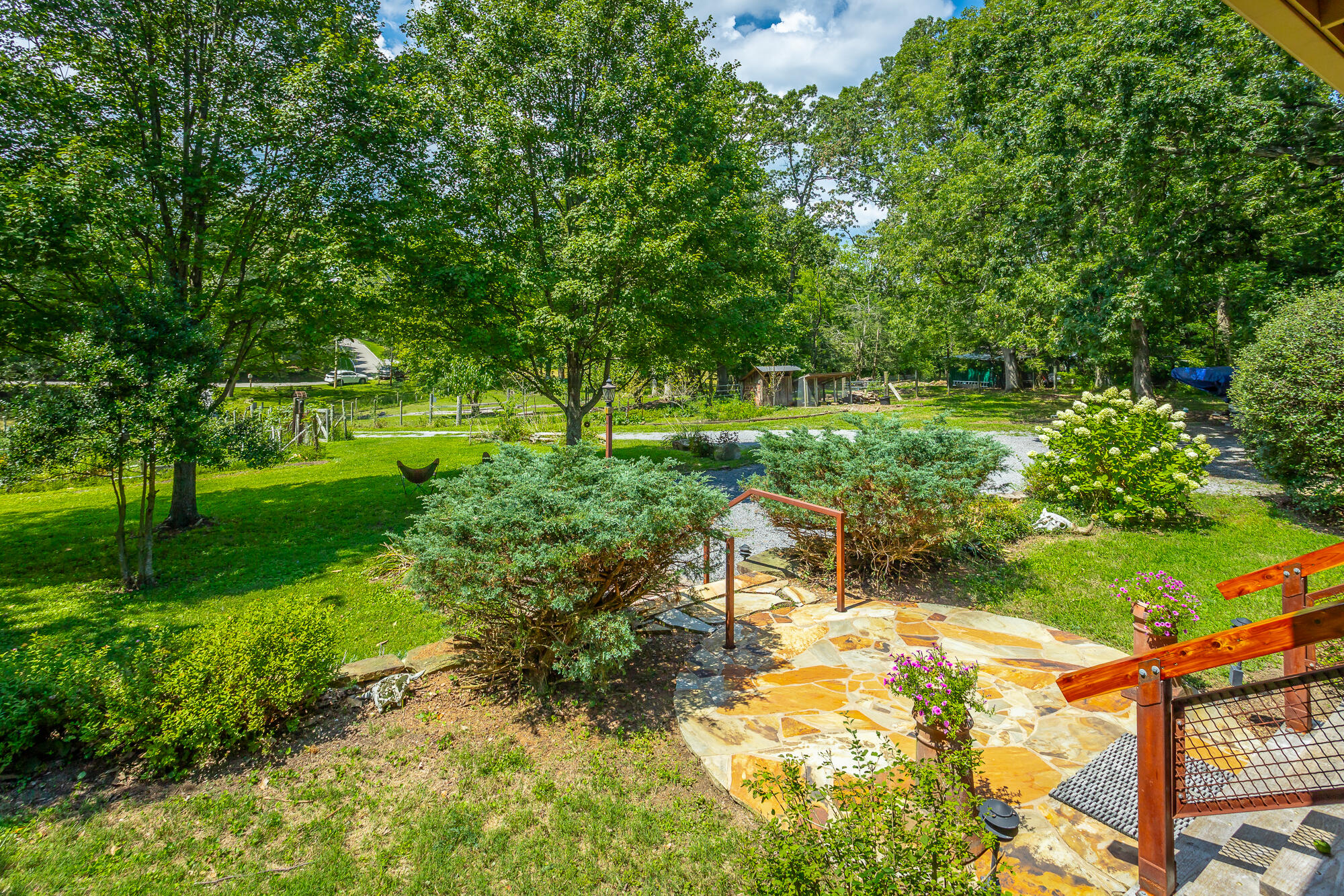 1001 Smith Spring Street Signal Mountain, TN 37377 - Photo 4 of 67 1001 Smith Spring Street HD-99