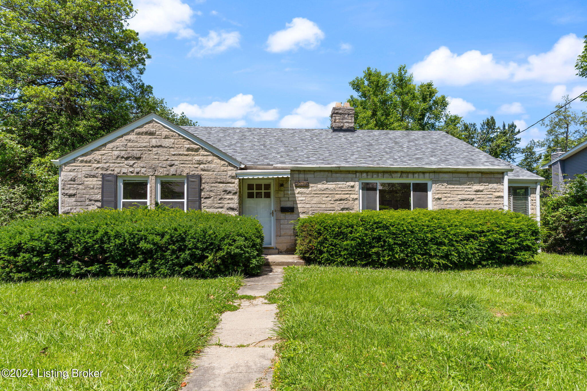 3210 Maple Road Louisville, KY 40299 - Photo 1 of 41 Front of Home