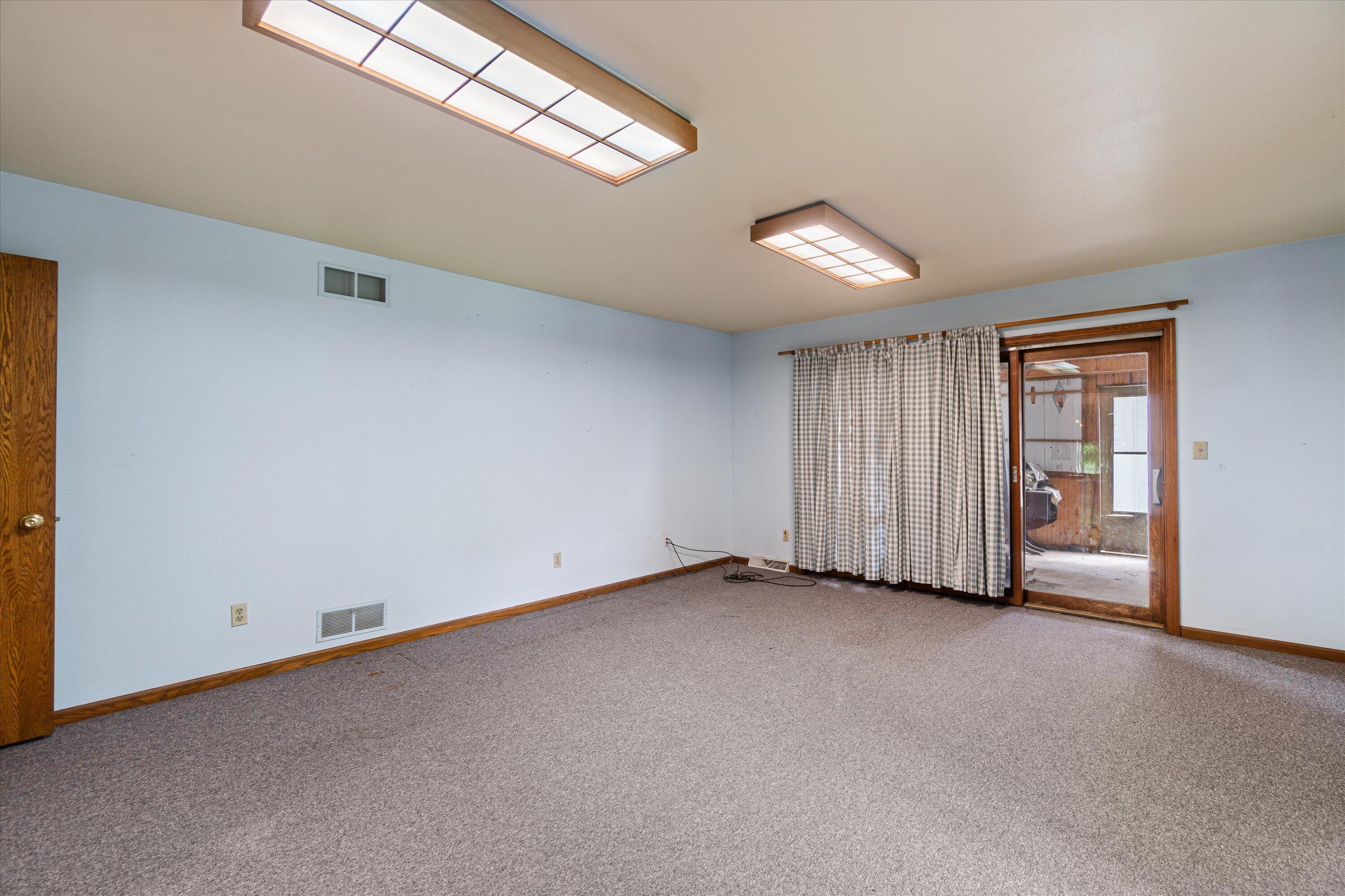22302 Church Road Dover, WI 53139 - Photo 28 of 80 Office/Den