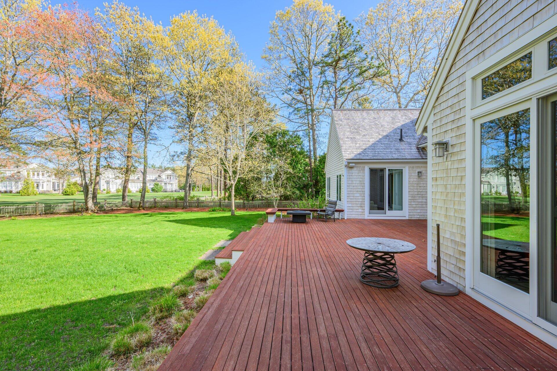 131 Dun Robin Road Mashpee, MA 02649 - Photo 4 of 28 4