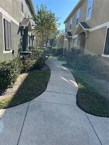 a view of a front of house with a yard