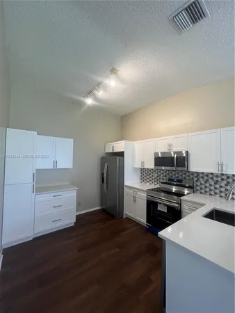 $2,600 | 2306 Maplewood Drive, Greenacres, FL 33415
