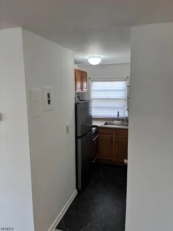 $1,400 | 288 Amherst Street, East Orange, NJ 07018