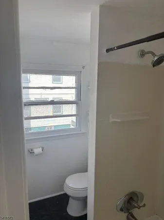 $1,400 | 288 Amherst Street, East Orange, NJ 07018