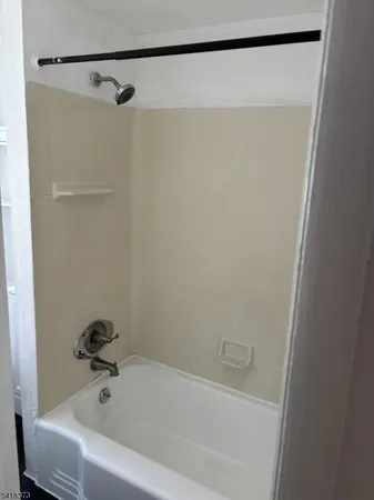 $1,400 | 288 Amherst Street, East Orange, NJ 07018