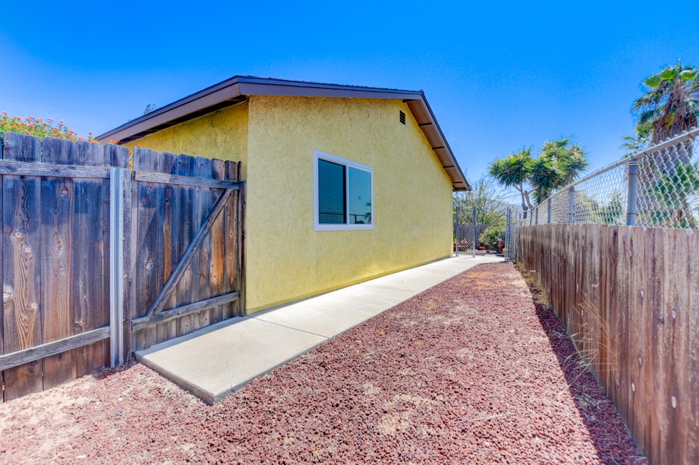 938 Maya Street Spring Valley, CA 91977 - Photo 5 of 23