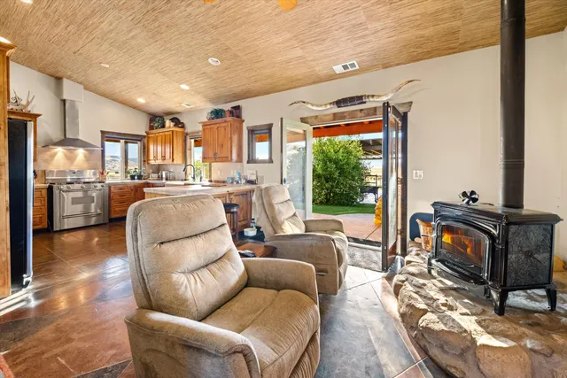 $1,200,000 | 13750 Cuyama Highway, Cuyama, CA 93254