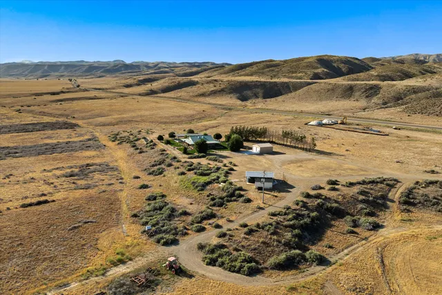 $1,200,000 | 13750 Cuyama Highway, Cuyama, CA 93254