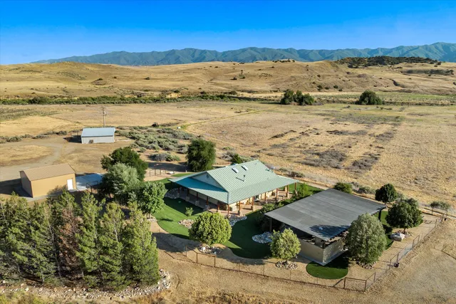 $1,200,000 | 13750 Cuyama Highway, Cuyama, CA 93254
