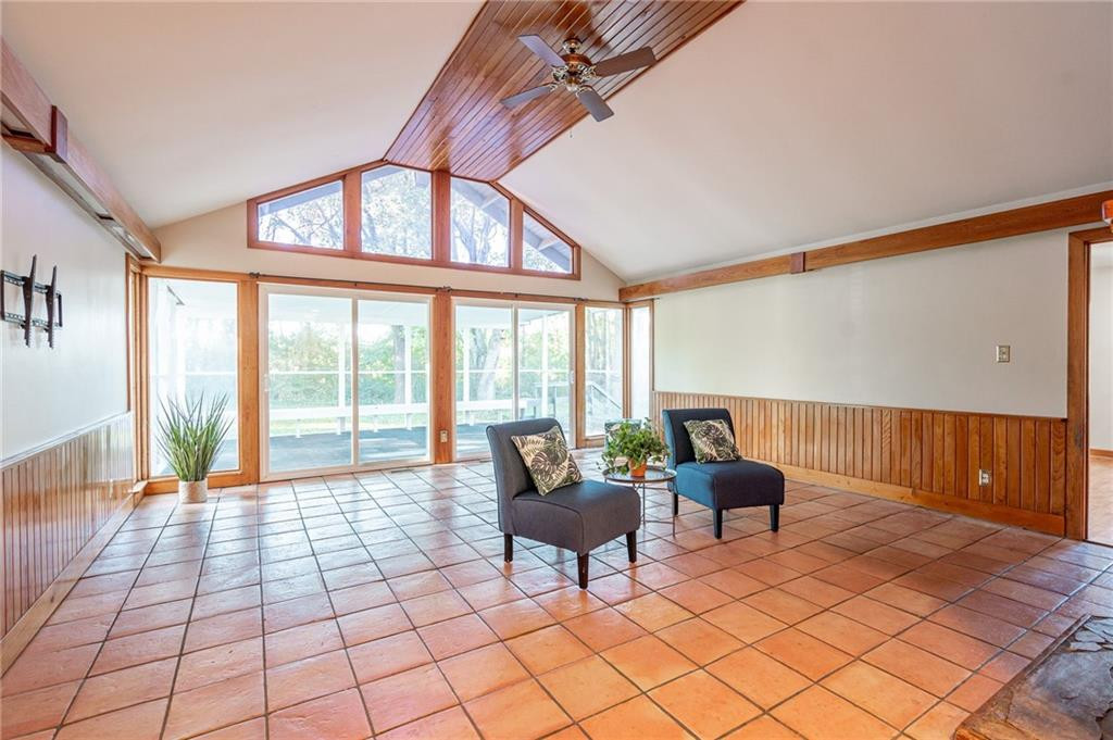 5723 Thom Road Graham, NC 27253 - Photo 15 of 36 Vaulted Great Room