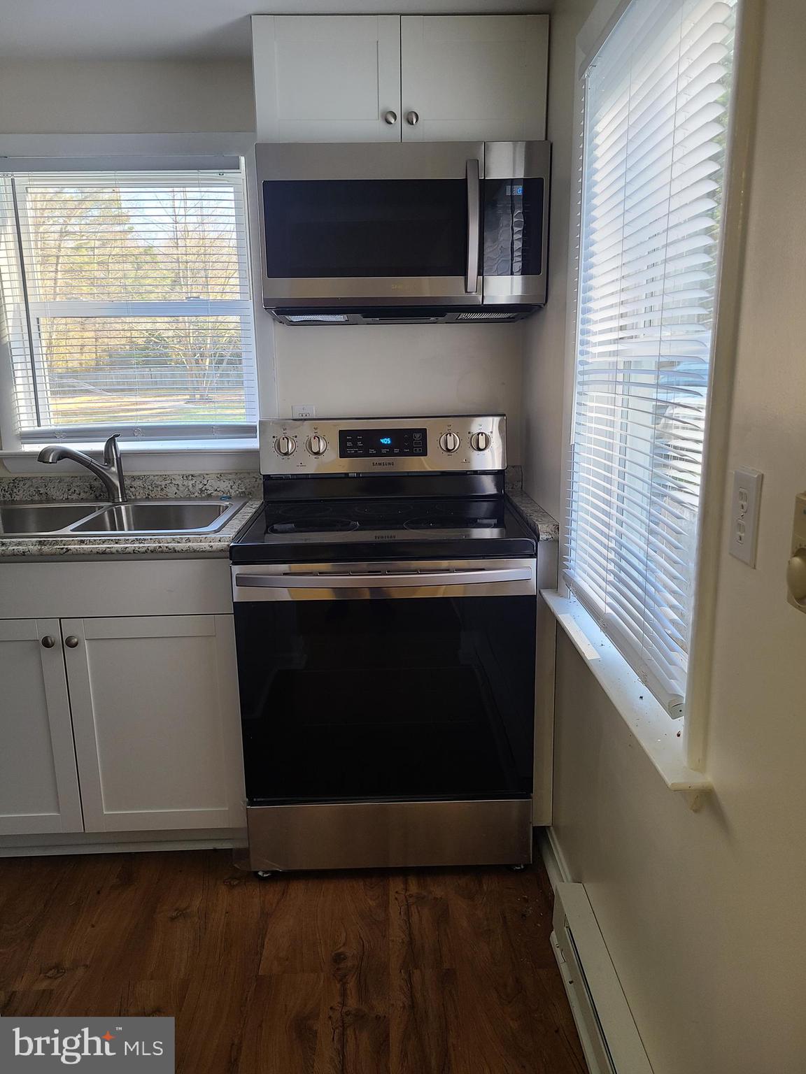 4722 Centennial Road Vienna, MD 21869 - Photo 24 of 41 Kitchen with new stainless appliances