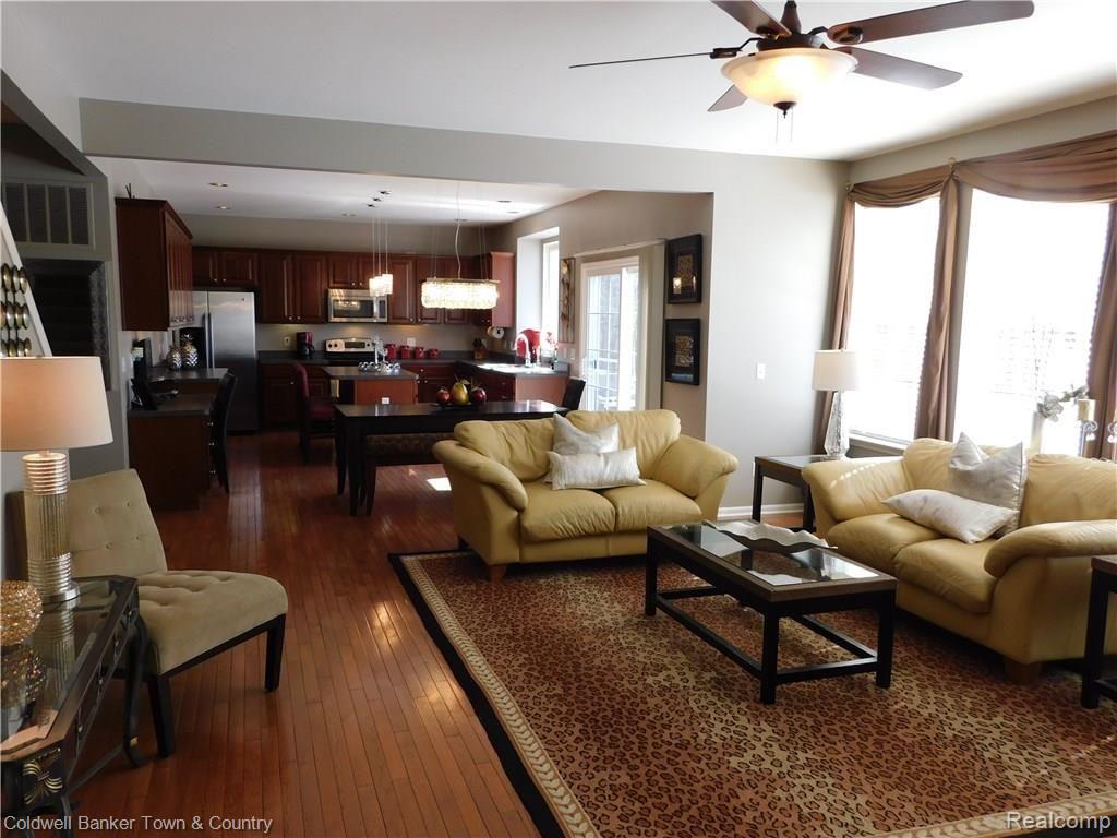 4076 Merriman Loop Howell, MI 48843 - Photo 14 of 65 Family Great Room.JPG