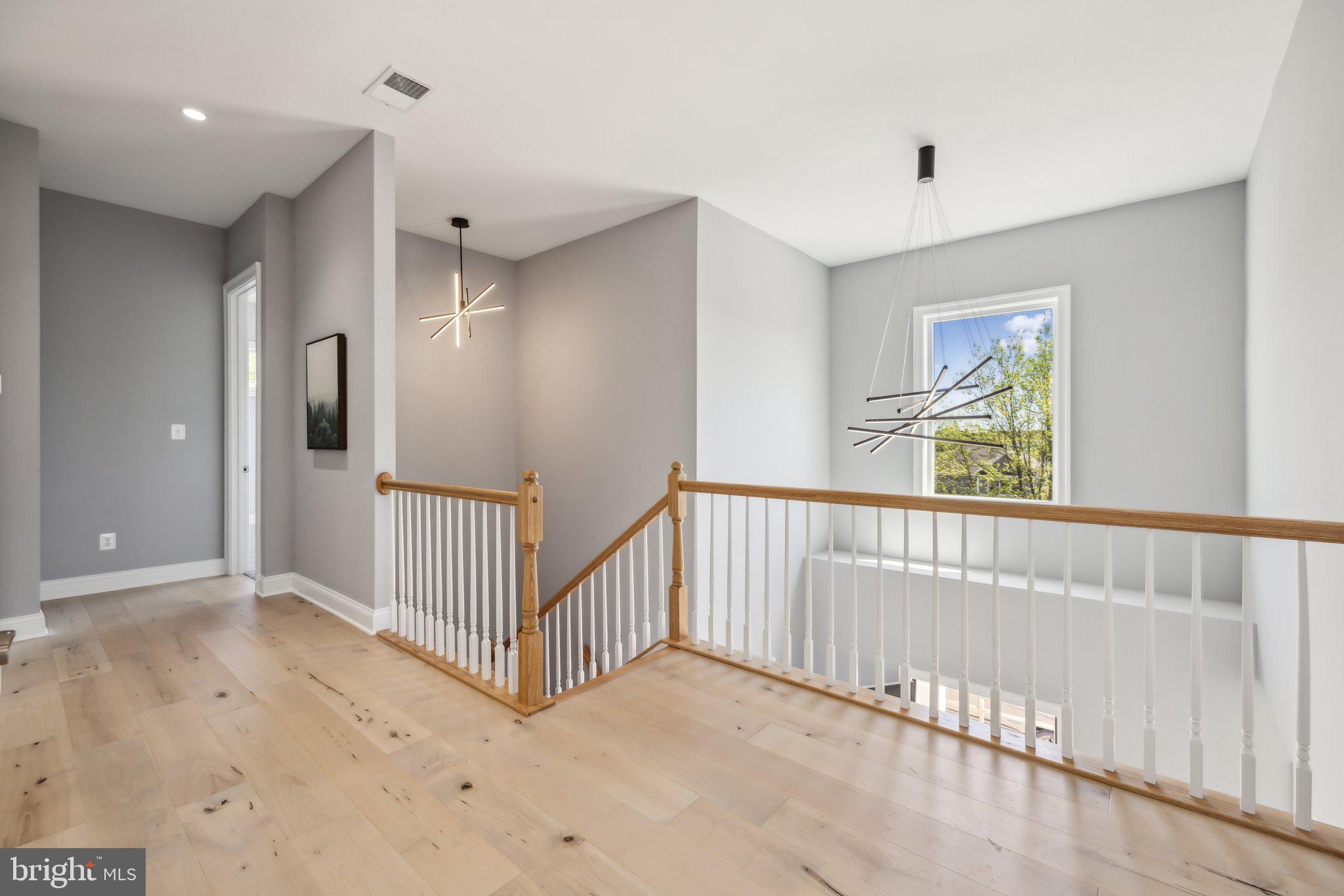 2811 21st Road South Arlington, VA 22206 - Photo 16 of 49 a view of hallway with livingroom