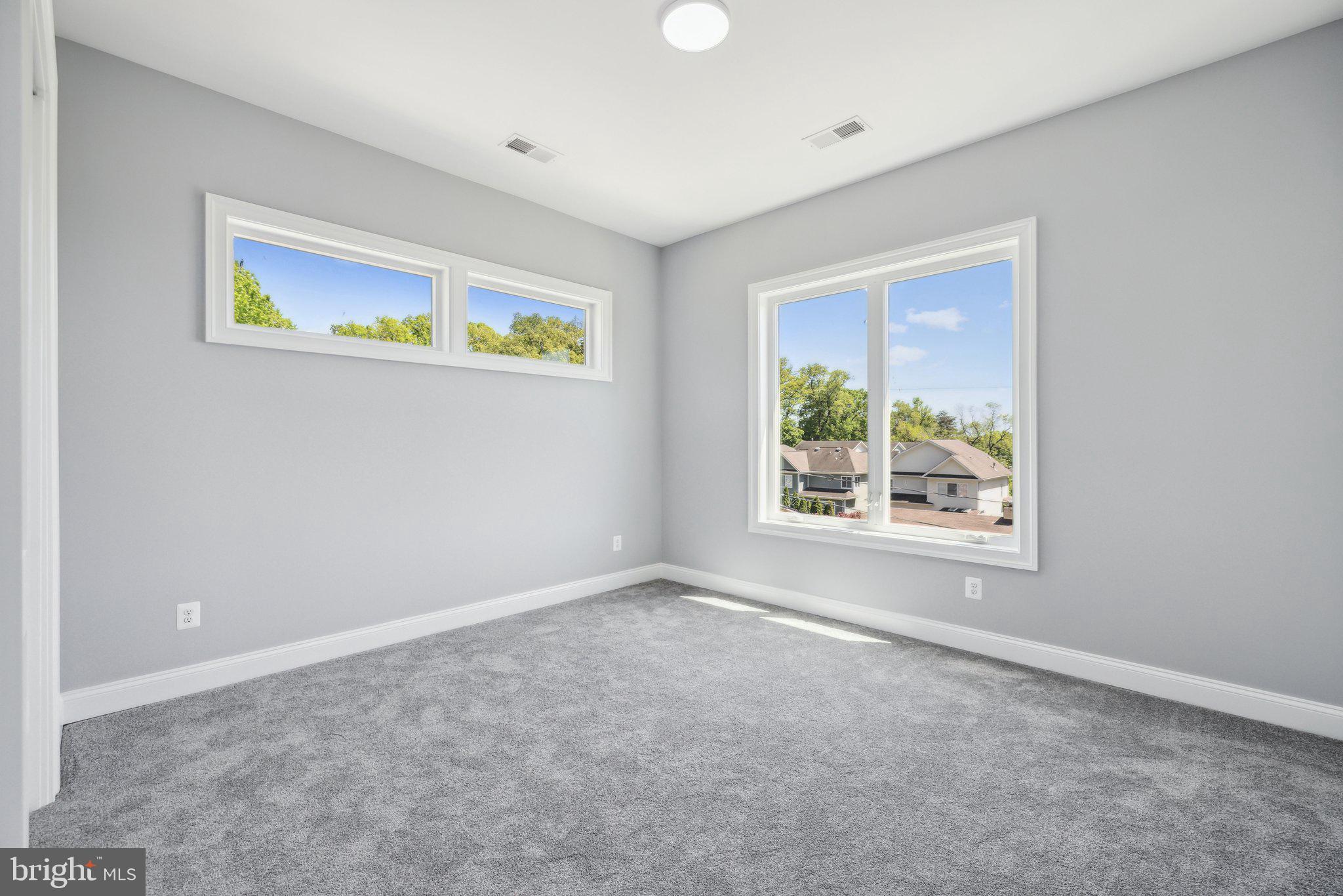 2811 21st Road South Arlington, VA 22206 - Photo 24 of 49 an empty room with windows