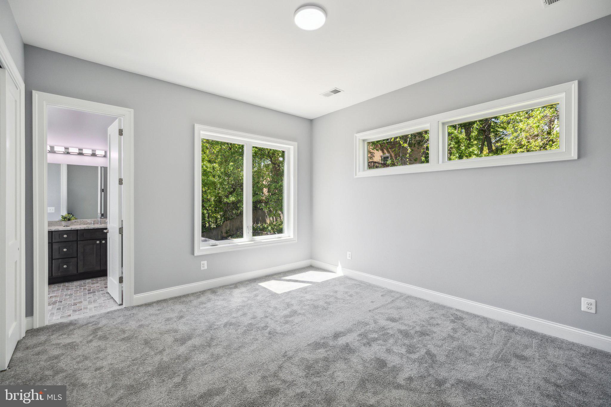 2811 21st Road South Arlington, VA 22206 - Photo 31 of 49 a view of an empty room with a window