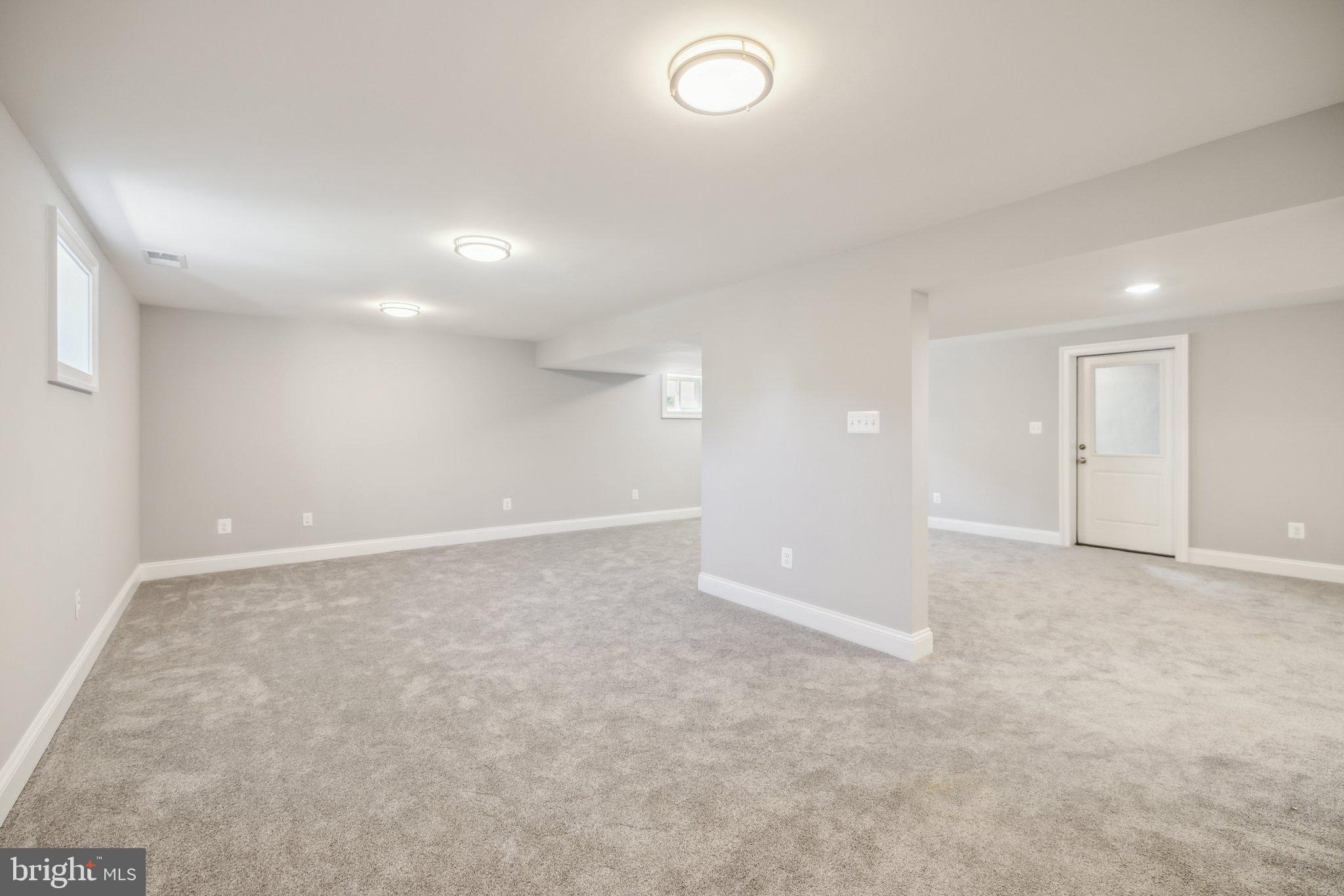 2811 21st Road South Arlington, VA 22206 - Photo 35 of 49 an empty room with an entryway