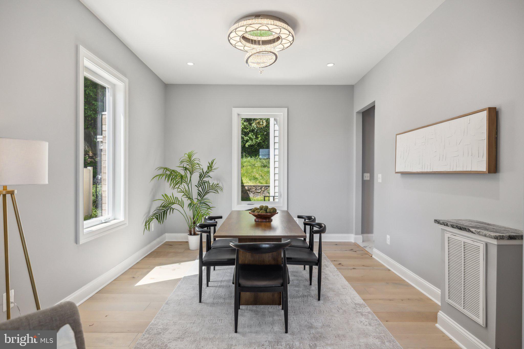 2811 21st Road South Arlington, VA 22206 - Photo 7 of 49 a dining room with furniture and window