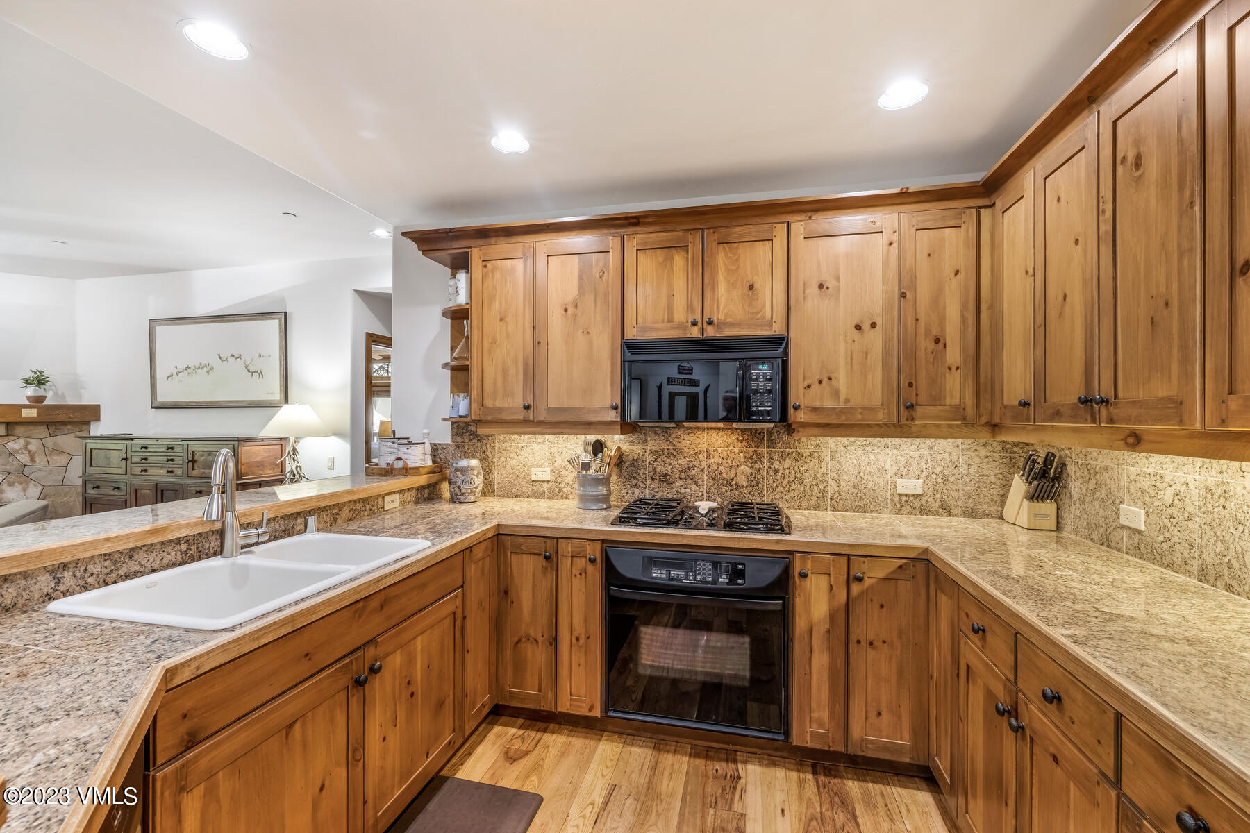 160 Cresta Road, Unit 202 Edwards, CO 81632 - Photo 7 of 27 160 Cresta Rd-007-001-Kitchen-MLS_Size