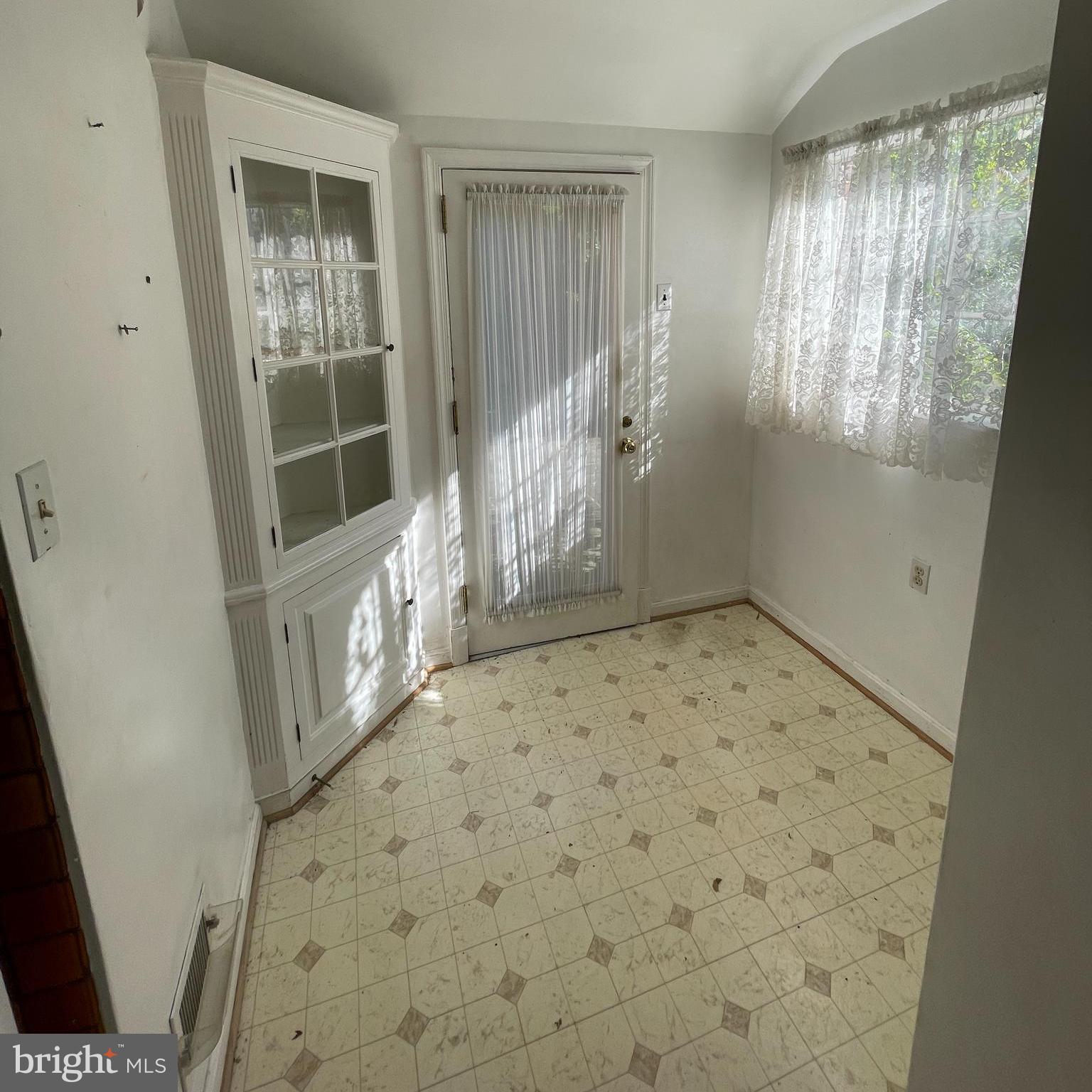 12100 Grandview Avenue Silver Spring, MD 20902 - Photo 9 of 16