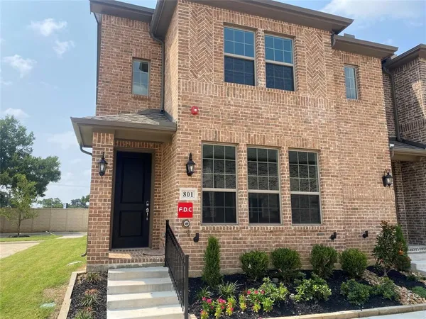$2,695 | 801 Ponds Edge Lane, Euless, TX 76040