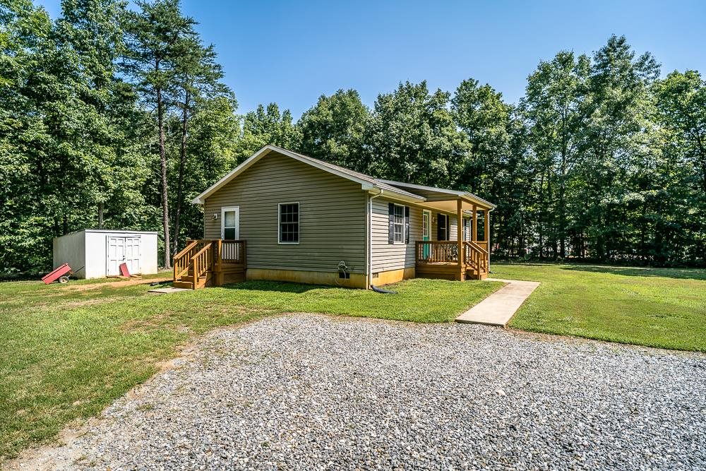 1139 Johnson Road Mineral, VA 23117 - Photo 22 of 33 a view of backyard of house with green space