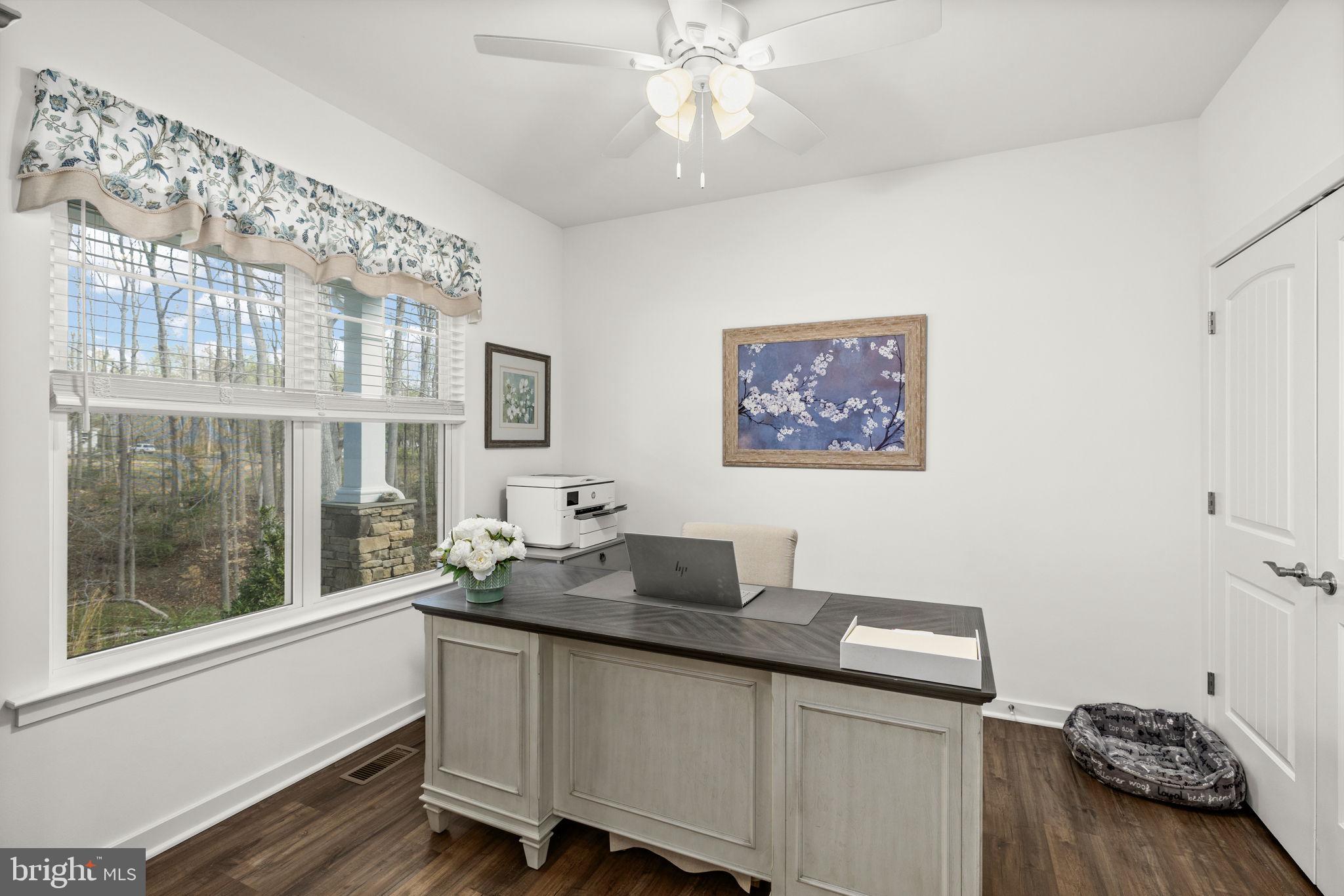 9092 Caledon Road King George, VA 22485 - Photo 8 of 79 Living Room or Home Office