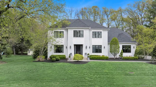 $3,099,000 | 12 Dalewood Drive, Suffern, NY 10901