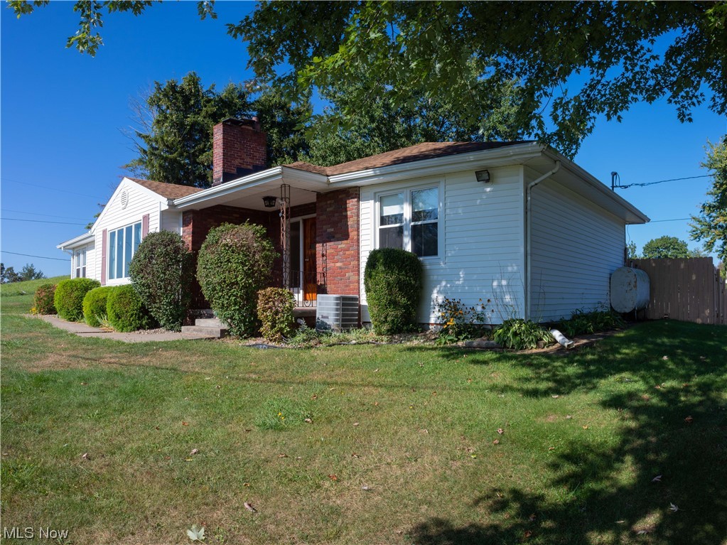 832 Ridgeview Lane Moundsville, WV 26041 - Photo 2 of 35