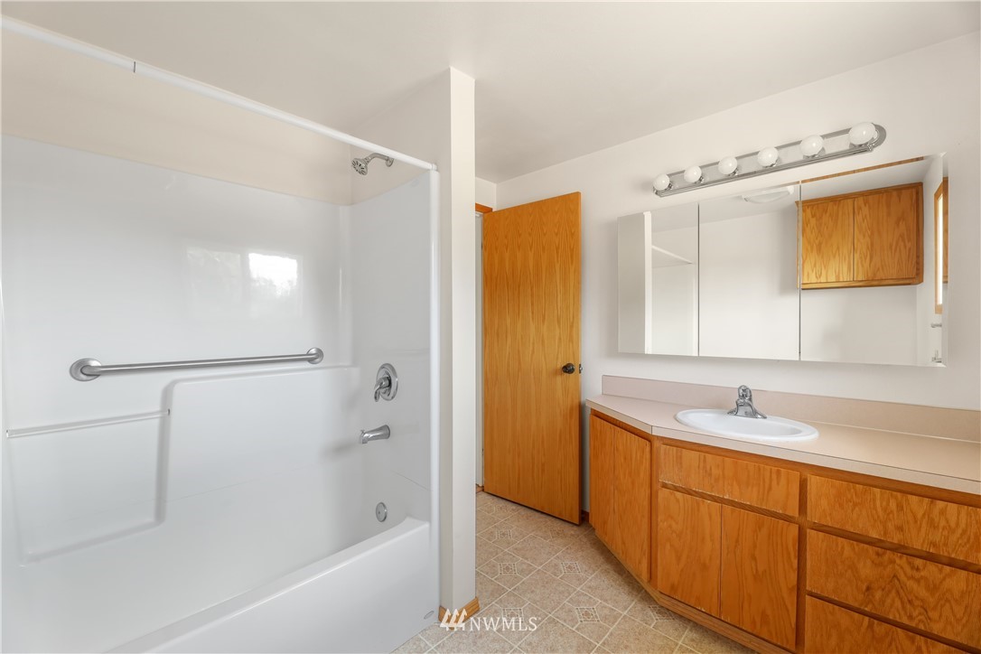 770 West Axton Road Bellingham, WA 98226 - Photo 11 of 40