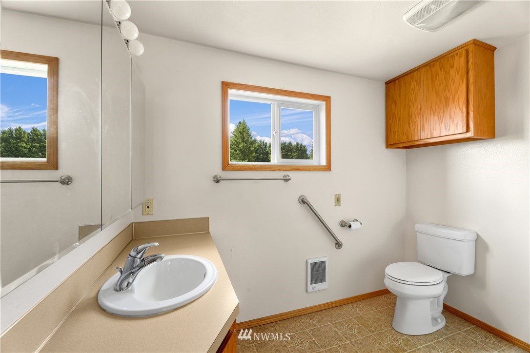 770 West Axton Road Bellingham, WA 98226 - Photo 10 of 40