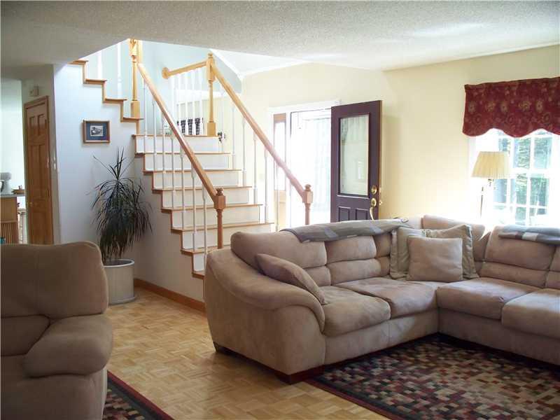 499 Shore Road Dexter, ME 04930 - Photo 13 of 35 Living Room.