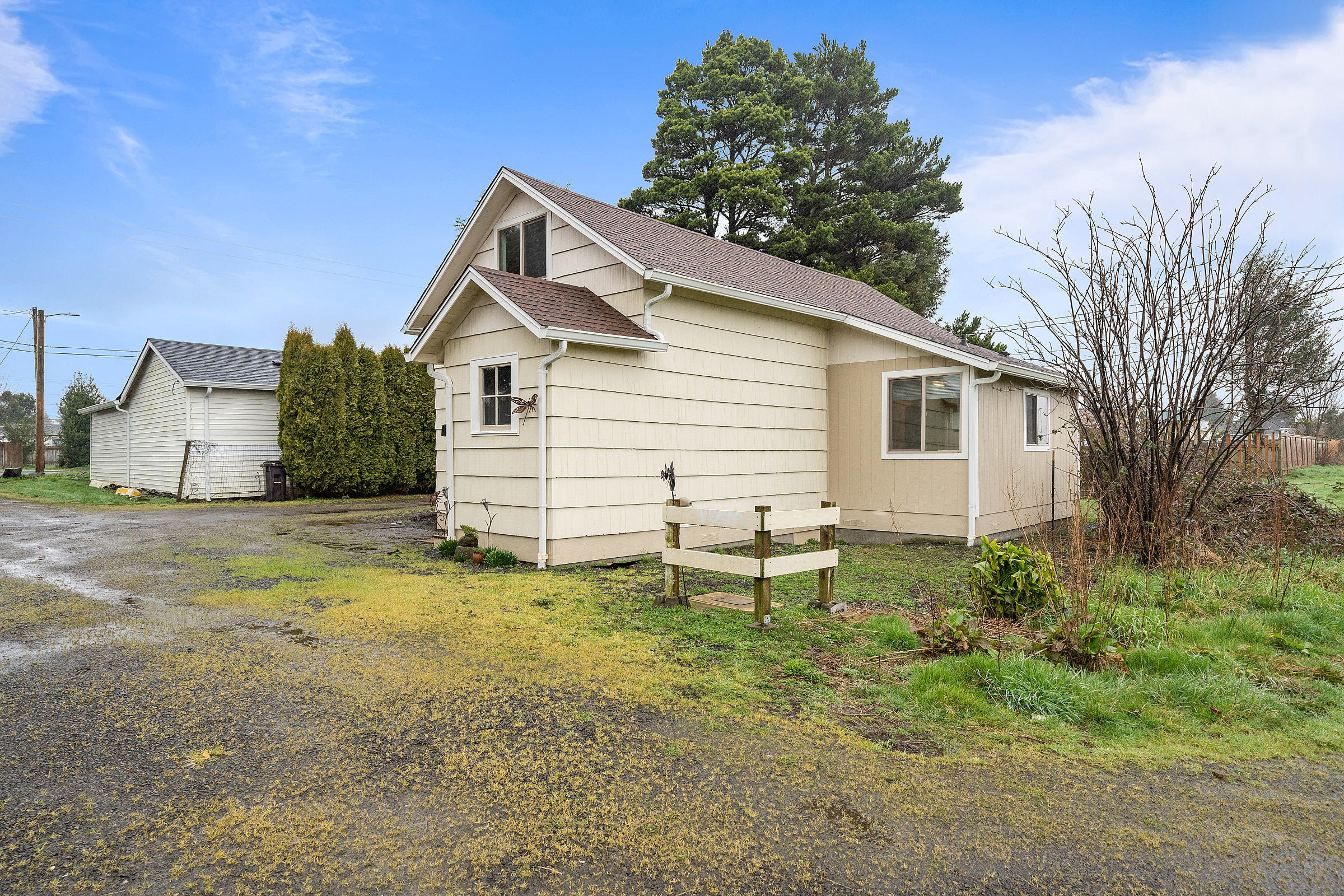 809 1/2 4th Street Tillamook, OR 97141 - Photo 18 of 21 DSC02662