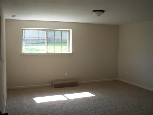 1708 Kingsbury Road Washington, IL 61571 - Photo 7 of 9 Gallery Image 7
