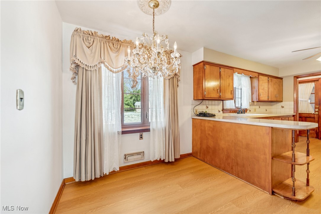 402 Cooper Foster Park Road Lorain, OH 44053 - Photo 11 of 30 Eat-in kitchen.