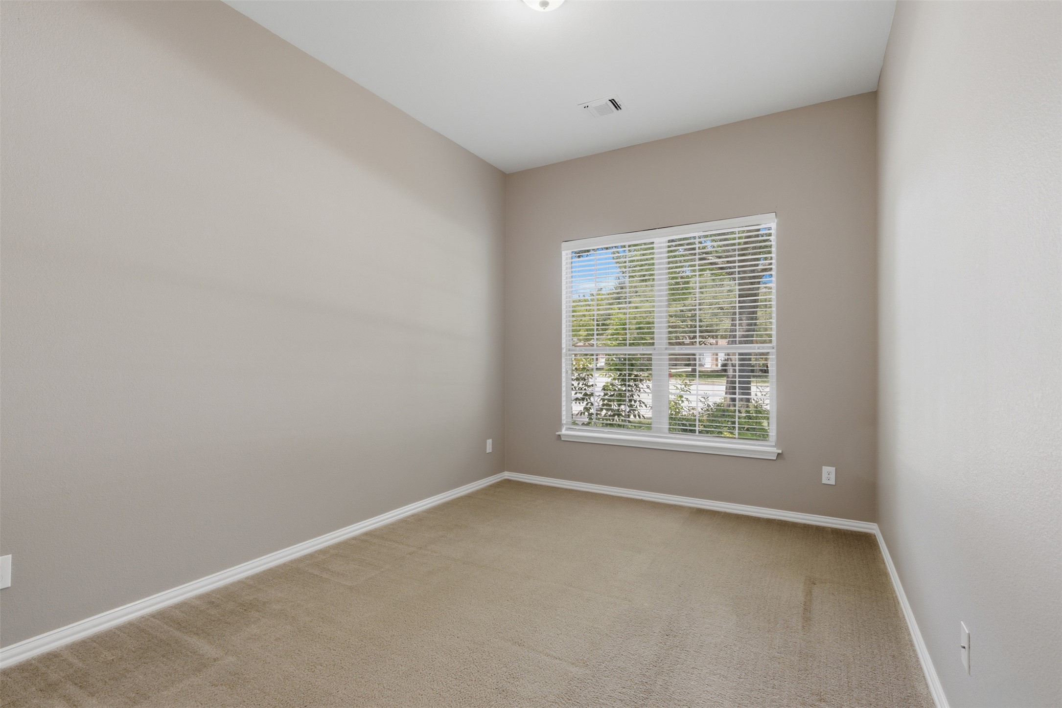 2568 Santa Barbara Loop Round Rock, TX 78665 - Photo 20 of 34 an empty room with a window