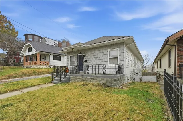 $220,000 | 1811 Pendleton Avenue, Kansas City, MO 64124