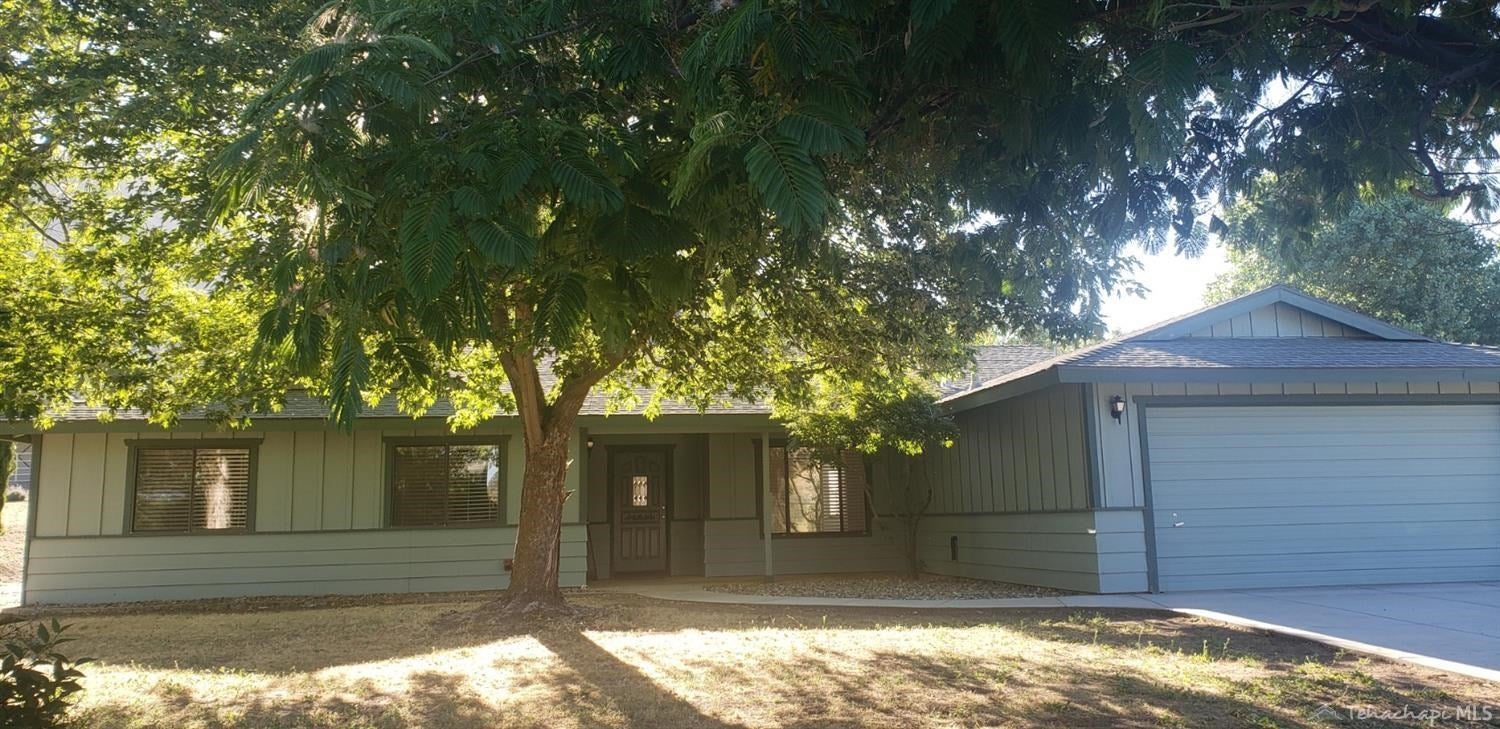 26105 Bear Valley Road Tehachapi, CA 93561 - Photo 1 of 61 Gallery Image 1