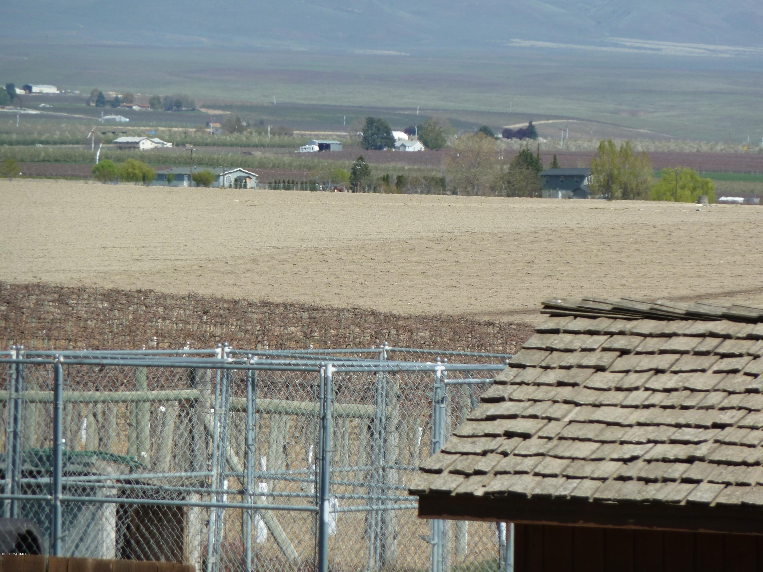 2280 Cemetery Road Sunnyside, WA 98944 - Photo 32 of 43 a view of a city