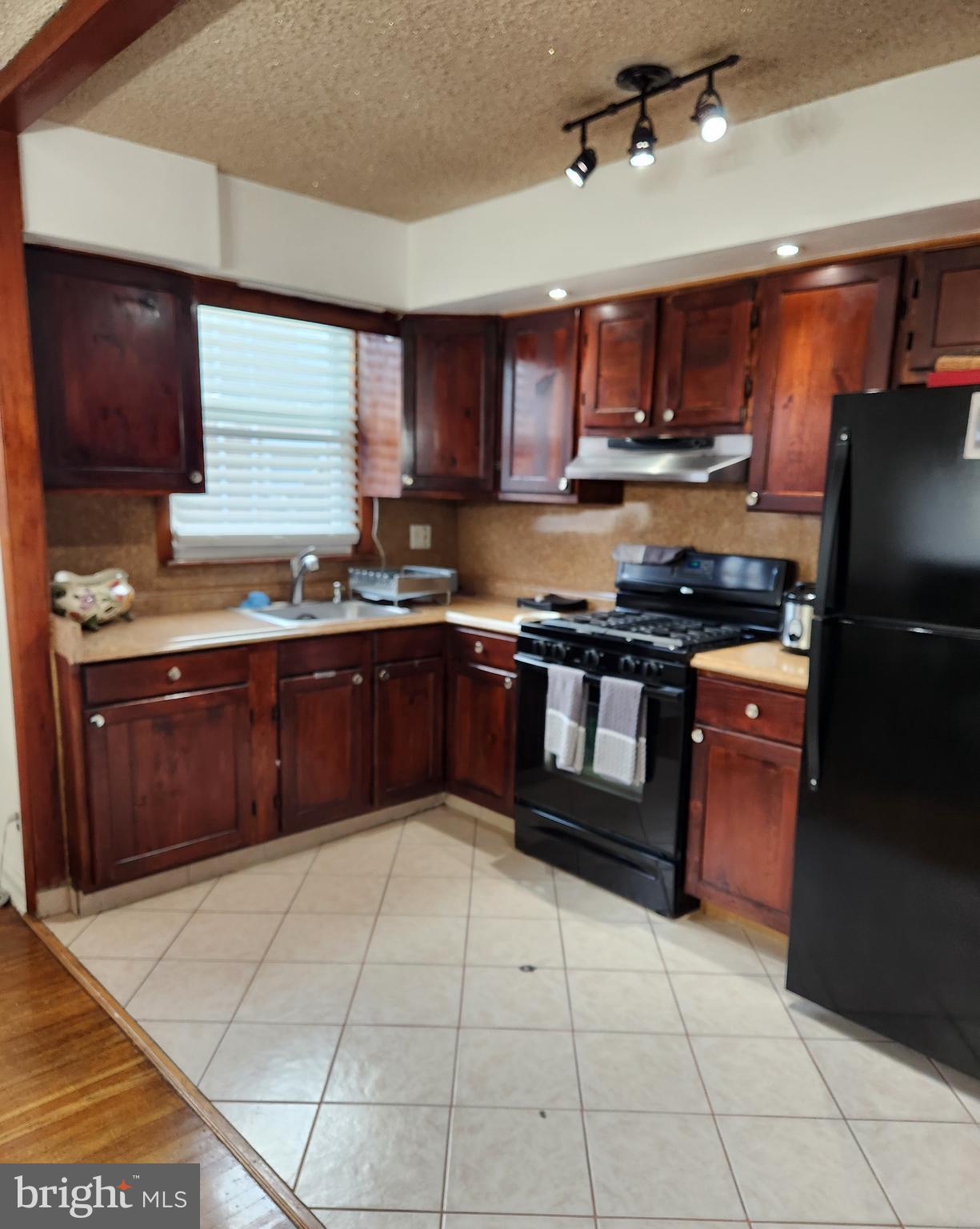 1142 Elbridge Street Philadelphia, PA 19111 - Photo 6 of 14