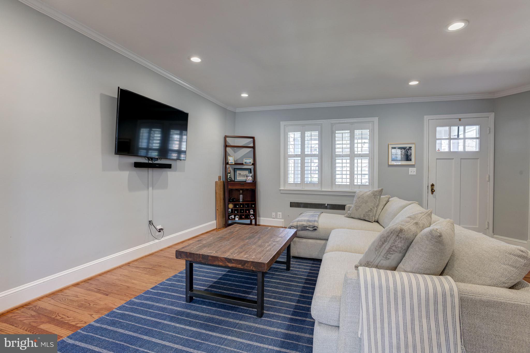 315 Dunkirk Road Baltimore, MD 21212 - Photo 5 of 48 Living Room