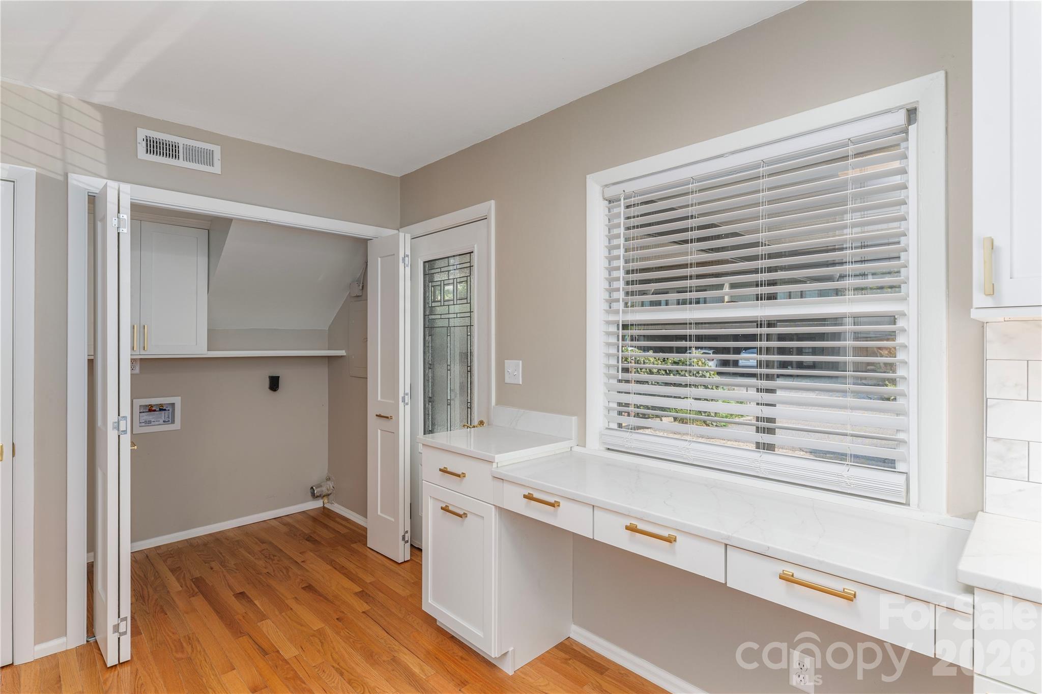 30 Maple Ridge Lane Asheville, NC 28806 - Photo 4 of 22 Gallery Image 4