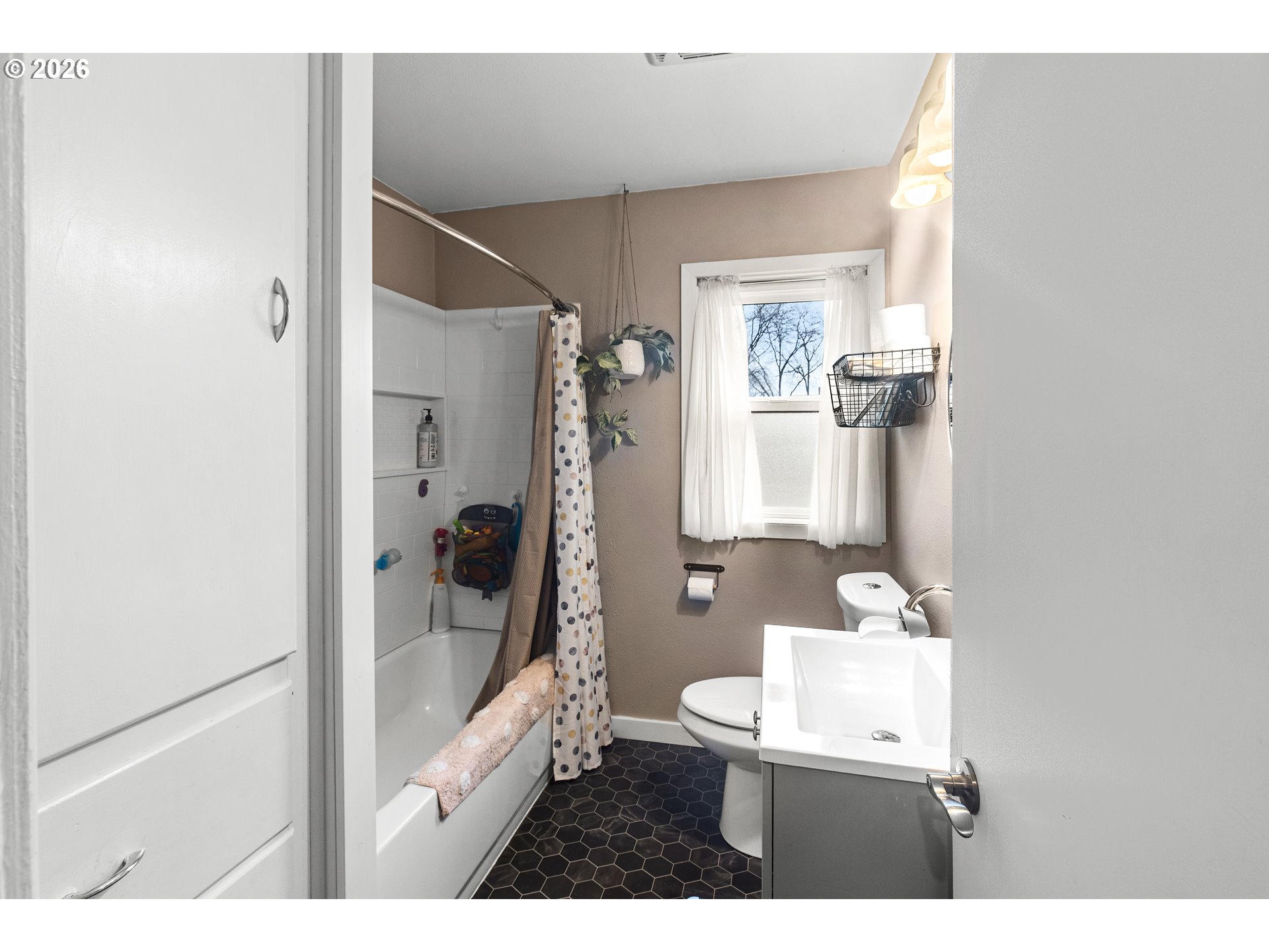 735 Northwest 10th Street Pendleton, OR 97801 - Photo 26 of 38 a bathroom with a sink a toilet and shower