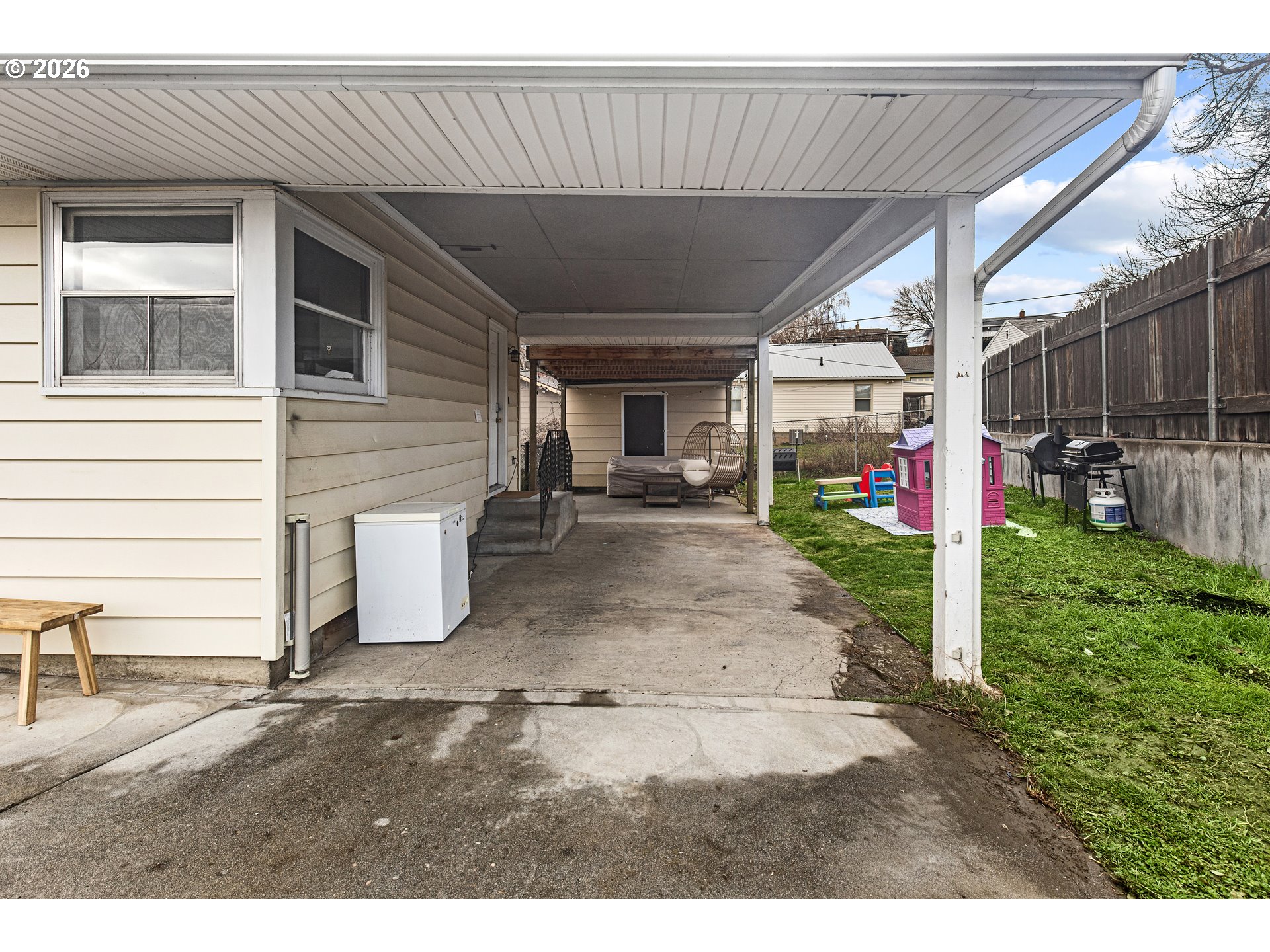 735 Northwest 10th Street Pendleton, OR 97801 - Photo 32 of 38 a view interior of the house and garden
