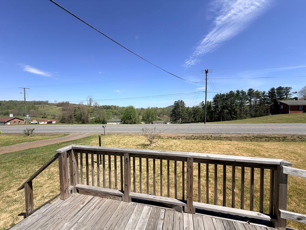 4786 Pipers Gap Road Galax, VA 24333 - Photo 4 of 26 Gallery Image 4