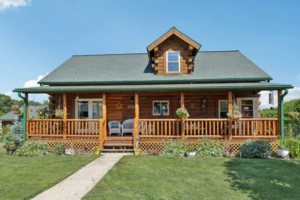 $450,000 | 615 Lakeview Avenue, Merrimac, WI 53561