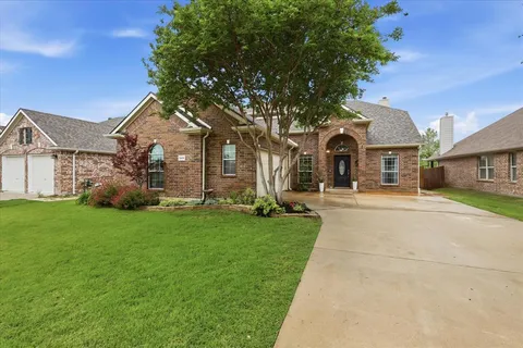$475,000 | 9516 Lakeway Drive, Denton, TX 76226