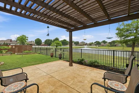 $475,000 | 9516 Lakeway Drive, Denton, TX 76226