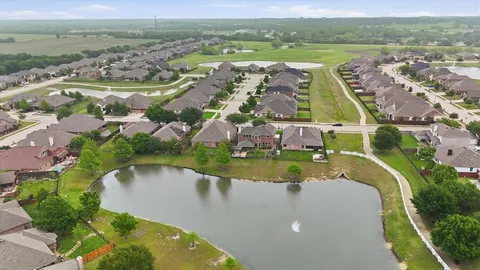 $475,000 | 9516 Lakeway Drive, Denton, TX 76226