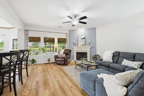 $475,000 | 9516 Lakeway Drive, Denton, TX 76226